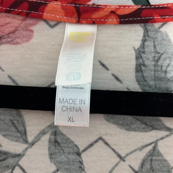 Lularoe Christy Top - Picture 3 of 4